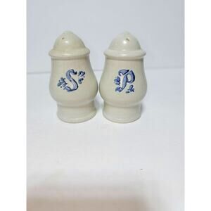 Vintage Pfaltzgraff Yorktowne Salt and Pepper Shaker Set With 1 Stopper